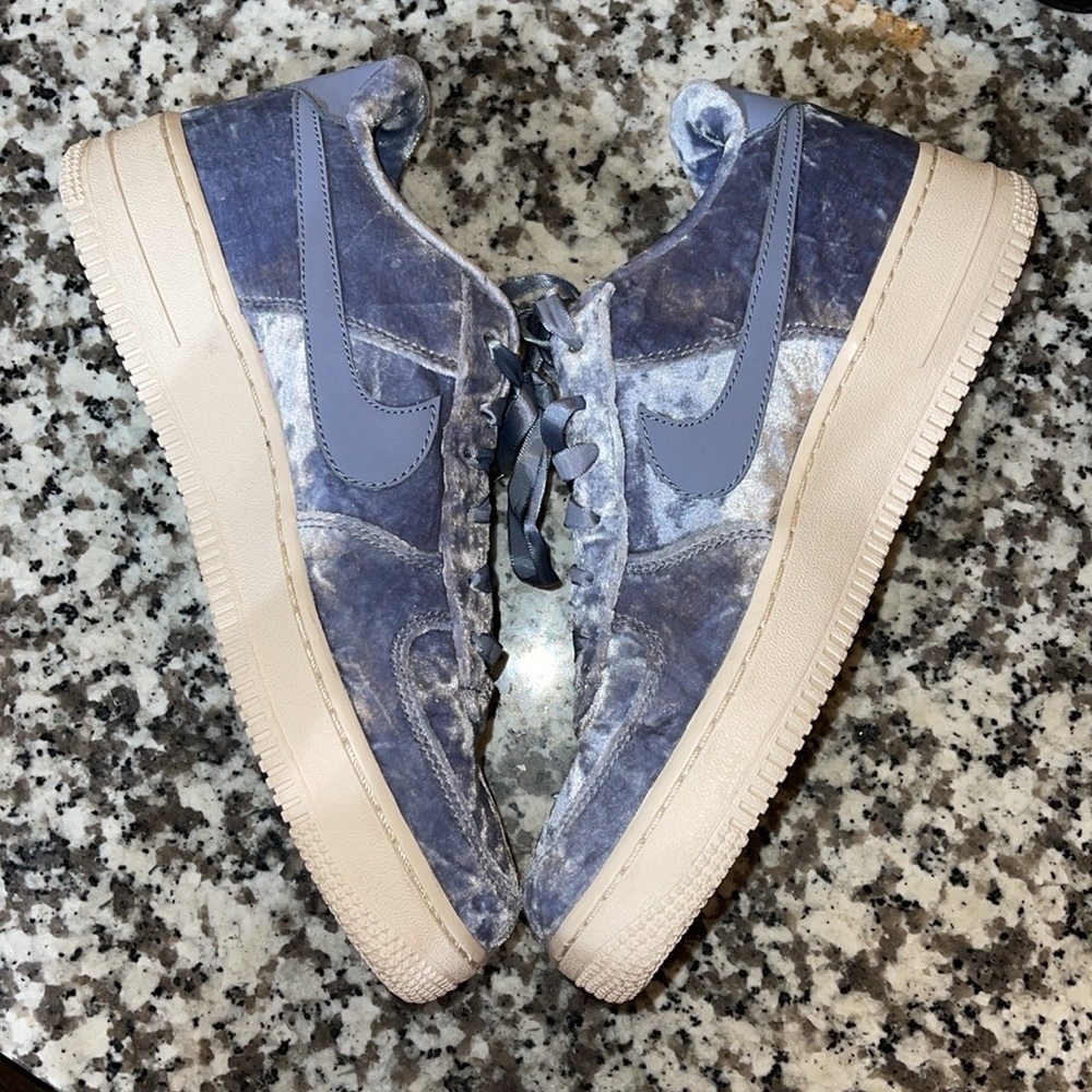 Nike Air Force 1 GS Dark Sky Blue Velvet - Picture 2 of 5